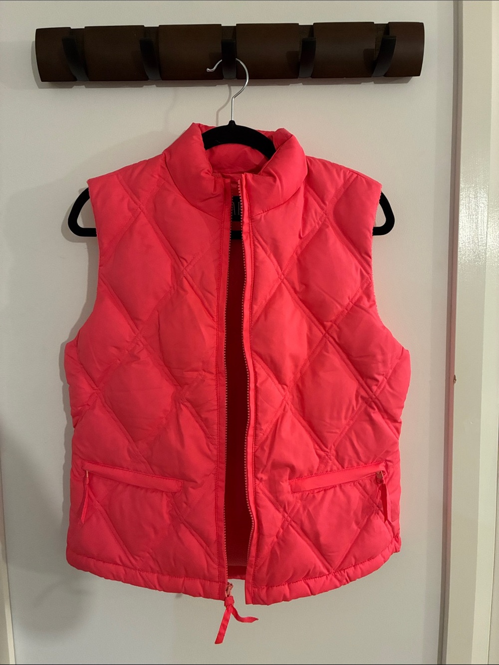 GAP Quilted Sleeveless Puffer Vest in Coral